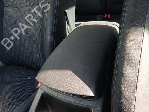 Used Armrest / Center console Armrest / Center console NISSAN QASHQAI II (J11, J11_) 1.2 DIG-T (115 hp) 32992818 32992818