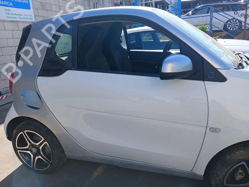 Used Right front door Right front door SMART FORTWO Coupe (453) electric drive (453.391) (82 hp) 33183309 33183309