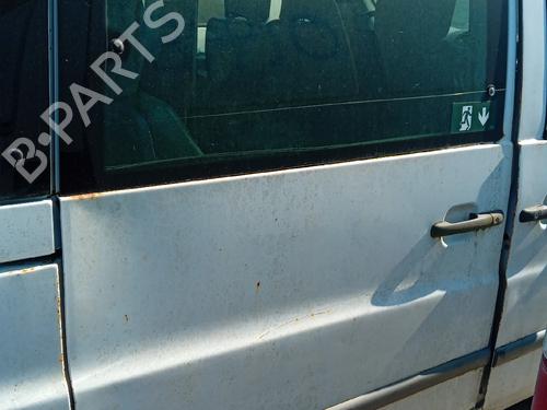 Used Right slide door Right slide door MERCEDES-BENZ VITO Bus (W638) 110 CDI 2.2 (638.194) (102 hp) 33437802 33437802