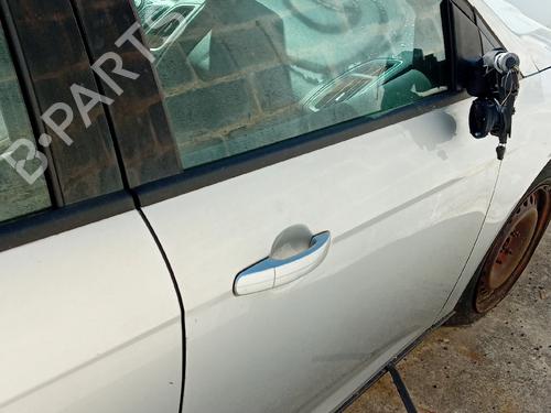 right-front-door-ford-focus-iii-turnier-2010-2011-2012-2013-2014-2015-2016-2017-2018-2019-2020-33463571 main image