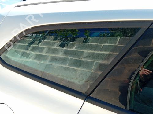 Panel rude bagtil højre Panel rude bagtil højre FORD FOCUS III Turnier 1.6 TDCi ECOnetic (105 hp) 33463573 33463573