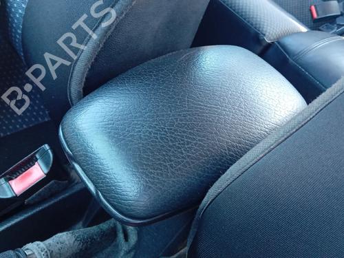Used Armrest / Center console Armrest / Center console OPEL VECTRA B (J96) 1.6 i 16V (F19) (100 hp) 33466366 33466366