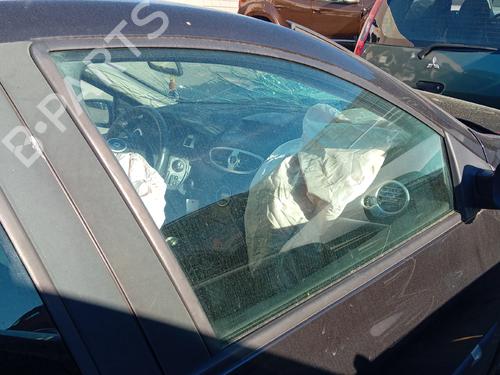 front-right-door-window-renault-clio-iii-br01-cr01-2005-2006-2007-2008-2009-2010-2011-2012-2013-2014-33471374 main image