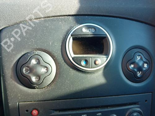 switch-renault-clio-iii-br01-cr01-2005-2006-2007-2008-2009-2010-2011-2012-2013-2014-33471385 main image