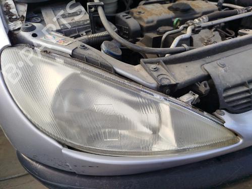 Used Right headlight Right headlight PEUGEOT 206 Hatchback (2A/C) 1.4 i (75 hp) 33755357 33755357