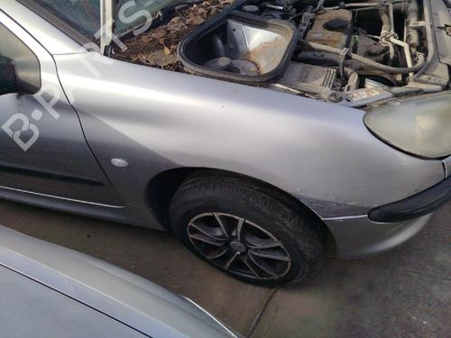 Used Right front fenders Right front fenders PEUGEOT 206 Hatchback (2A/C) 1.4 i (75 hp) 33755342 33755342