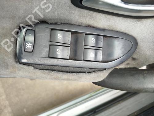 Used Left front window switch Left front window switch RENAULT LAGUNA II Grandtour (KG0/1_) 1.9 dCi (KG0G) (120 hp) 33756689 33756689