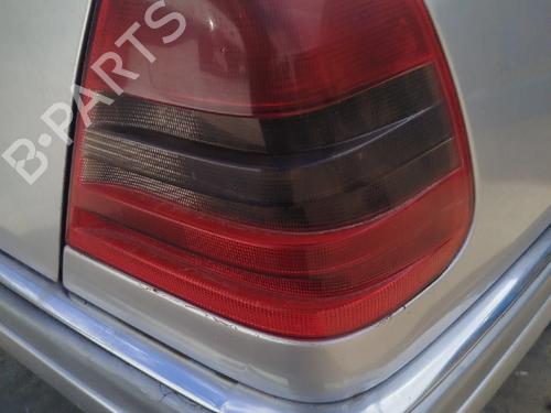 Used Right taillight Right taillight MERCEDES-BENZ C-CLASS (W202) C 180 (202.018) (122 hp) 33818999 33818999