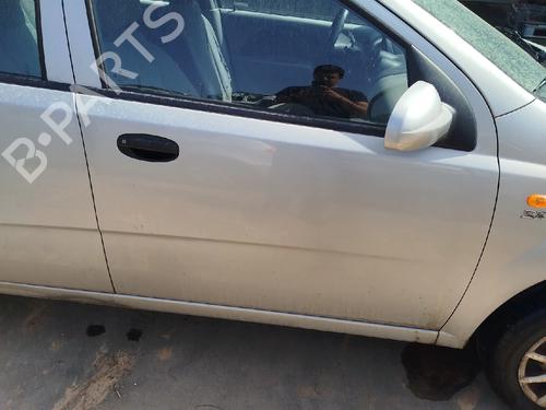 Dør høyre foran Dør høyre foran CHEVROLET AVEO / KALOS Hatchback (T200) 1.4 16V (94 hp) 33873854 33873854