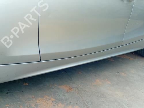 Venstre sidekjole Venstre sidekjole BMW 1 (E87) 118 d (122 hp) 33977951 33977951