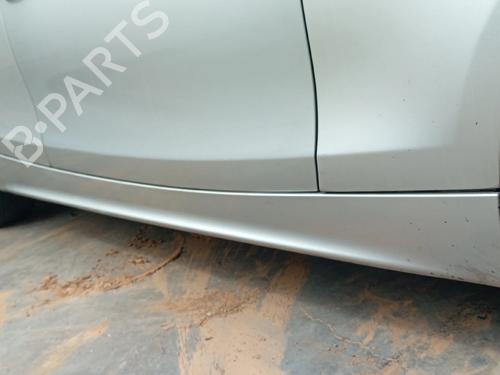 Højre sidekjole Højre sidekjole BMW 1 (E87) 118 d (122 hp) 33981505 33981505
