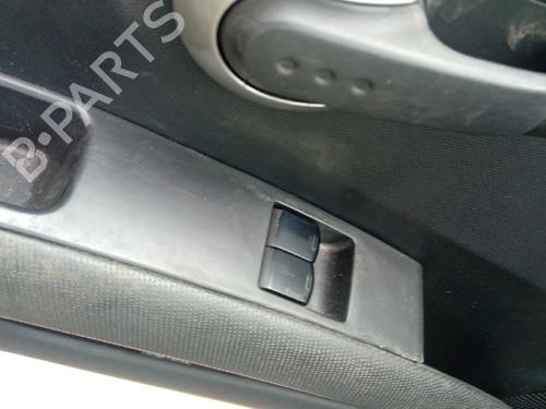 Venstre fortil elrude kontakt Venstre fortil elrude kontakt NISSAN MICRA III (K12) 1.2 16V (80 hp) 34159946 34159946