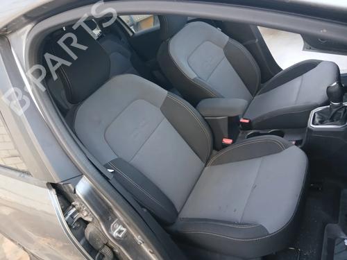 Banco frente direito Banco frente direito DACIA JOGGER (RK_) 1.6 HYBRID 140 (RKN8) (141 hp) 34189922 34189922