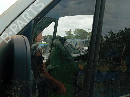 front-left-quarter-glass-mercedes-benz-sprinter-35-t-van-b907-b910-2018-34224117 main image