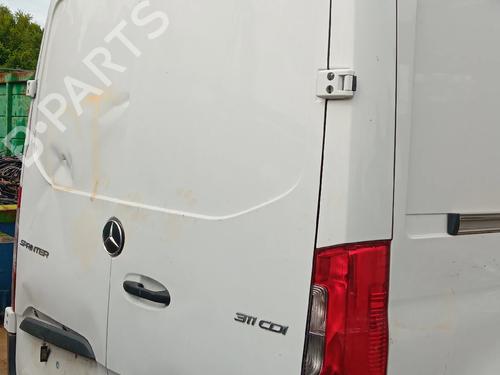 Used Right rear door Right rear door MERCEDES-BENZ SPRINTER 3,5-t Van (B907, B910) 311 CDI (910.631, 910.633) (114 hp) 34224120 34224120