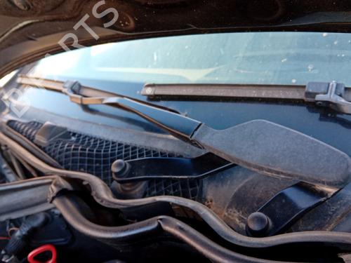 Used Front windshield wiper arm Front windshield wiper arm 34524258 34524258