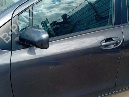 Dør venstre fortil Dør venstre fortil TOYOTA YARIS (_P9_) 1.4 D-4D (NLP90_, NLP90R) (90 hp) 34568915 34568915
