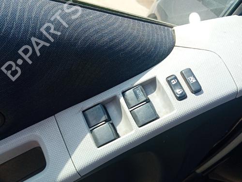 Used Left front window switch Left front window switch TOYOTA YARIS (_P9_) 1.4 D-4D (NLP90_, NLP90R) (90 hp) 34568922 34568922