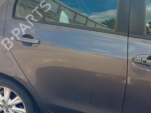 Dør højre bagtil Dør højre bagtil TOYOTA YARIS (_P9_) 1.4 D-4D (NLP90_, NLP90R) (90 hp) 34568937 34568937