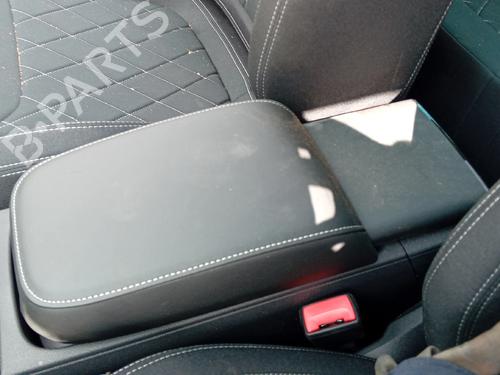 Used Armrest / Center console Armrest / Center console SKODA KAROQ (NU7, ND7) 1.5 TSI (150 hp) 34736412 34736412