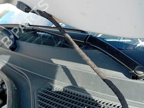 front-windshield-wiper-arm-vw-t-roc-a11-d11-2017-34736456 main image