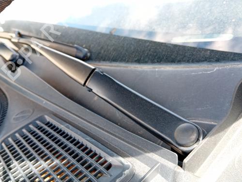 front-windshield-wiper-arm-vw-golf-viii-variant-cg5-db5-2020-35770281 main image