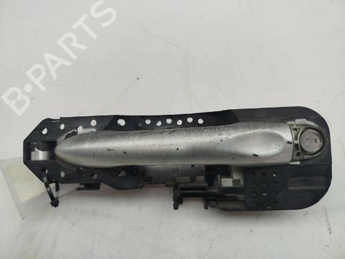 Used Front left exterior door handle Front left exterior door handle 15228842 15228842