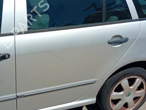 Porta trás esquerda Porta trás esquerda SKODA FABIA I Combi (6Y5) 1.4 16V (100 hp) 36231456 36231456
