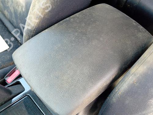 Used Armrest / Center console Armrest / Center console MAZDA 6 Estate (GH) 2.0 MZR-CD (GH14) (140 hp) 36305064 36305064