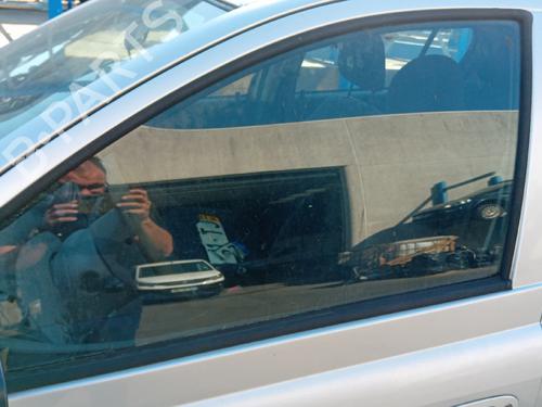 front-left-door-window-toyota-yaris-_p1_-1999-2000-2001-2002-2003-2004-2005-36536980 main image