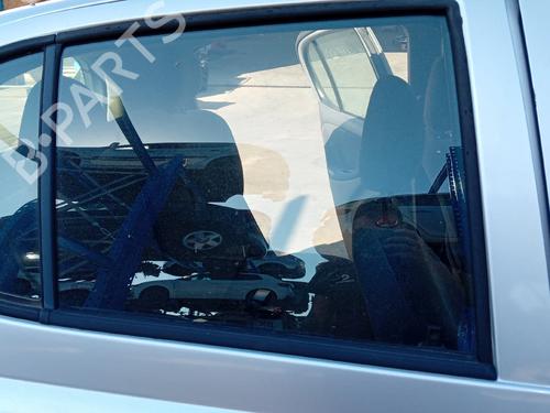 rear-right-door-window-toyota-yaris-_p1_-1999-2000-2001-2002-2003-2004-2005-36536987 main image
