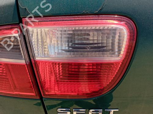 Venstre baglygte bagklap Venstre baglygte bagklap SEAT LEON (1M1) 1.6 16 V (105 hp) 36567584 36567584