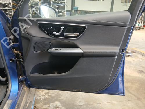Høyre frontpanel Høyre frontpanel MERCEDES-BENZ GLC (X254) 220d 4-matic (254.605) (197 hp) 36867241 36867241