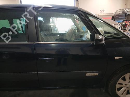 Used Right front door Right front door 37176129 37176129