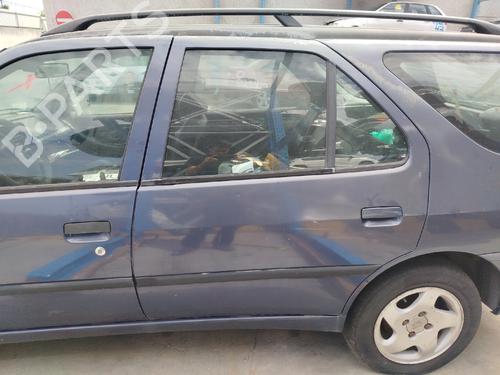 Used Left rear door Left rear door 37422581 37422581