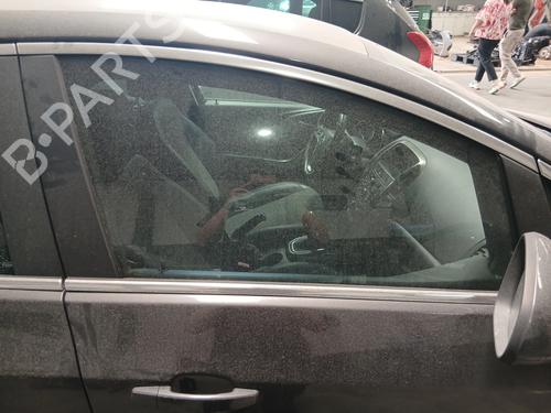 Used Front right door window Front right door window 37426279 37426279