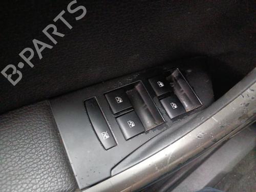 Pulsantiera anteriore sinistra Pulsantiera anteriore sinistra OPEL ASTRA J (P10) 1.7 CDTI (68) (131 hp) 37426292 37426292
