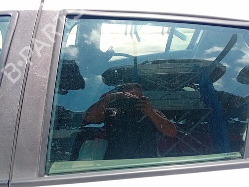 rear-left-door-window-renault-clio-iii-br01-cr01-2005-2006-2007-2008-2009-2010-2011-2012-2013-2014-37582570 main image