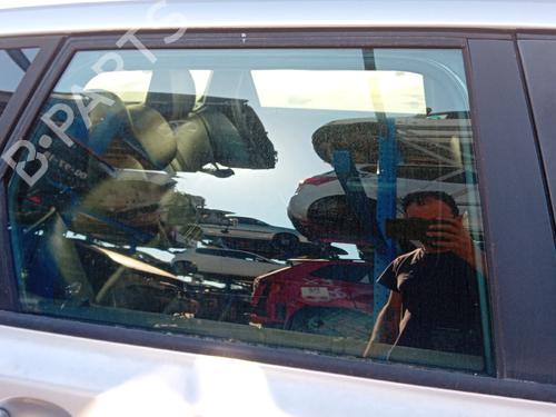 Used Rear right door window Rear right door window 37592761 37592761