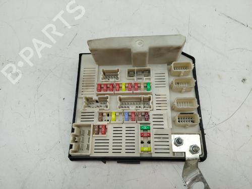 Used Fuse box Fuse box 37647157 37647157