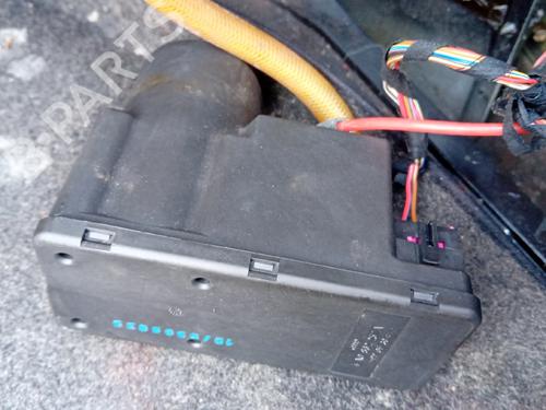 electronic-module-audi-a4-b5-8d2-1994-1995-1996-1997-1998-1999-2000-2001-37692843 main image