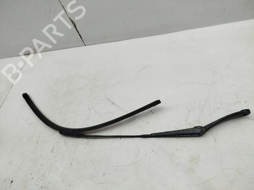Used Front windshield wiper arm Front windshield wiper arm 30460227 30460227