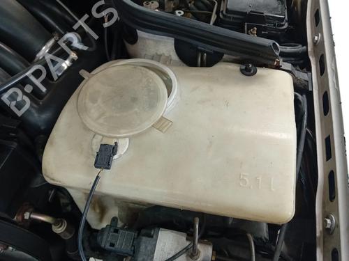 Used Windscreen washer tank Windscreen washer tank 38564667 38564667