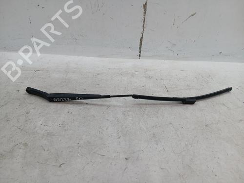 front-windshield-wiper-arm-vw-golf-vi-variant-aj5-2009-2010-2011-2012-2013-2014-37155416 main image