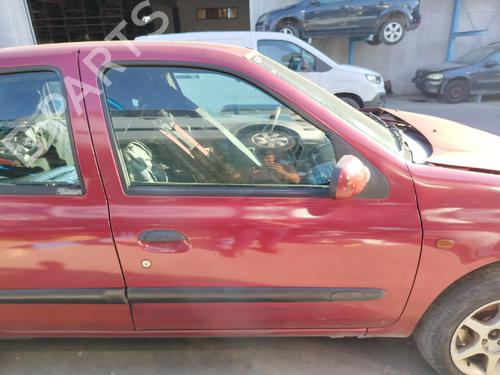 Porta frente direita Porta frente direita RENAULT CLIO II (BB_, CB_) 1.2 (BB0A, BB0F, BB10, BB1K, BB28, BB2D, BB2H, CB0A,... (58 hp) 40042174 40042174