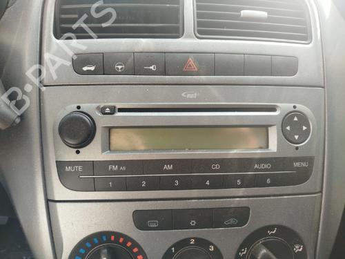 Used Radio Radio FIAT GRANDE PUNTO (199_) 1.2 (65 hp) 40048387 40048387