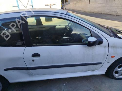Porta anteriore destra Porta anteriore destra PEUGEOT 206 Hatchback (2A/C) 1.4 i (75 hp) 40063490 40063490