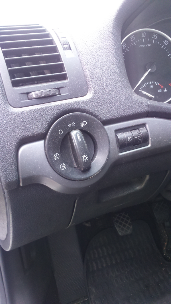 Third brake light SKODA OCTAVIA II (1Z3) BParts