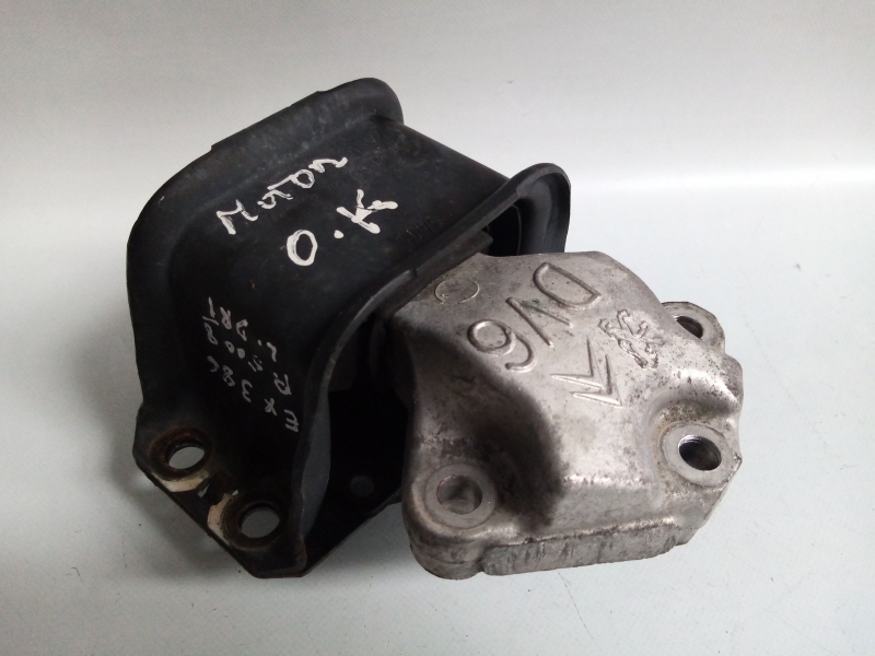 Engine mount PEUGEOT 5008 (0U_, 0E_) 1.6 HDi 5317716 BParts
