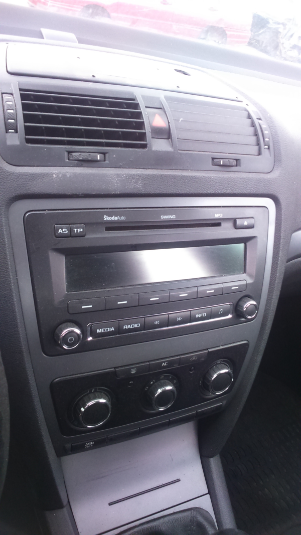 Third brake light SKODA OCTAVIA II (1Z3) BParts